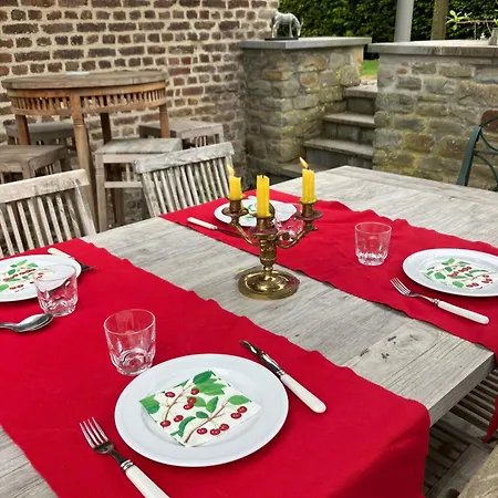 Maison et son jardin situés dans le Condroz Marchin Extérieur photo