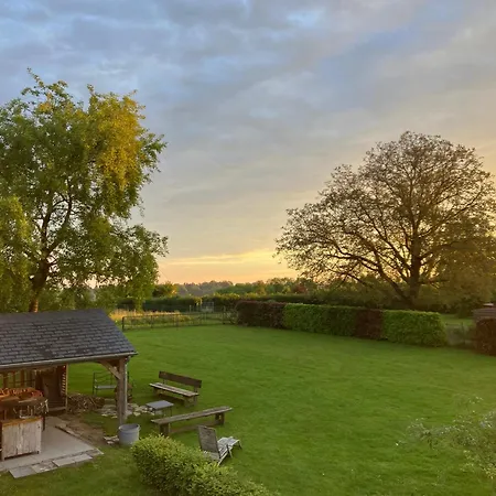 Maison et son jardin situés dans le Condroz Marchin Extérieur photo
