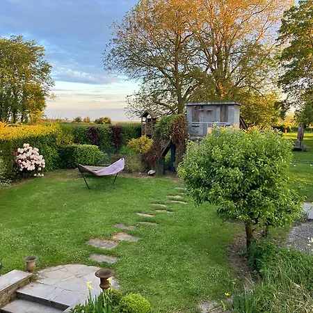Maison et son jardin situés dans le Condroz Marchin Extérieur photo