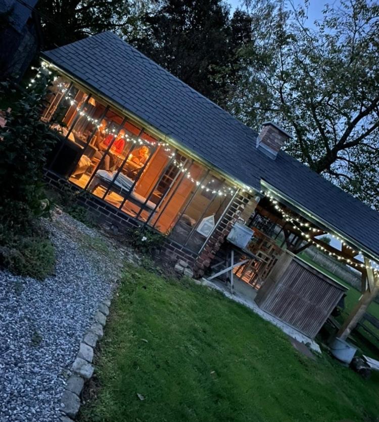 Maison Et Son Jardin Situes Dans Le Condroz