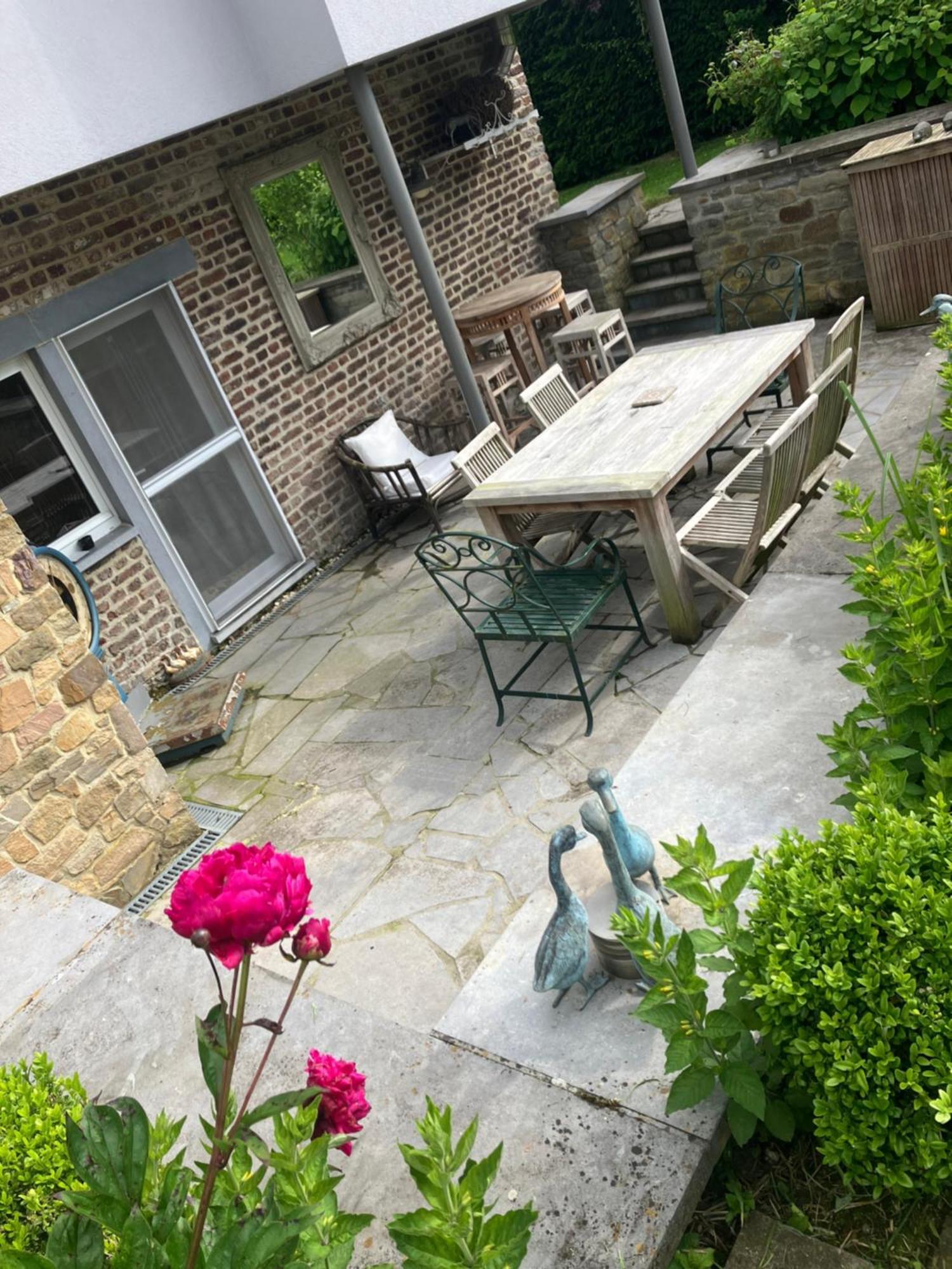 Villa Maison Et Son Jardin Situes Dans Le Condroz Marchin